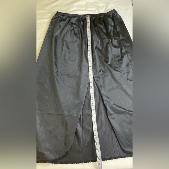 Vassarette Black Half Slip With Slit Size Medium - Picture 5 of 6
